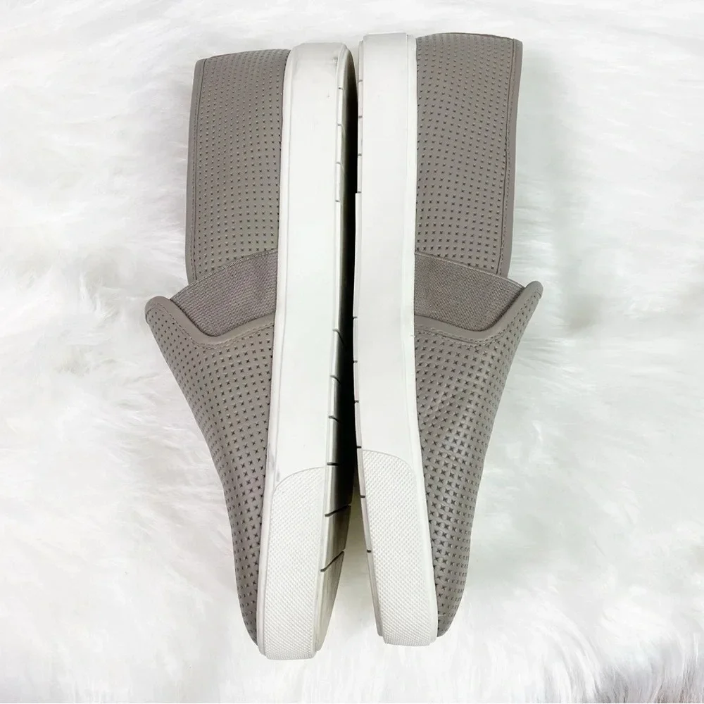 VINCE Blair Slip-On Sneakers Perforated Calf Skin Leather 10 Casual Loafers - Picture 5 of 11